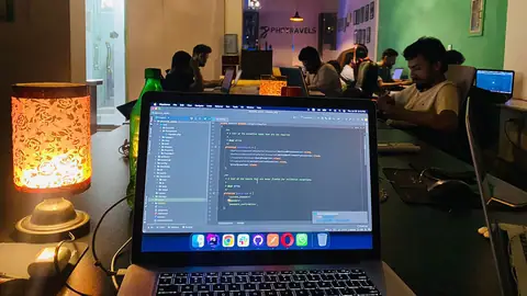 PHPTRAVELS 团队，2021 年，第 2 张